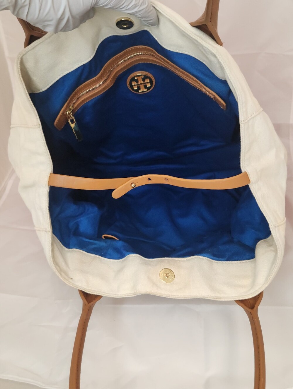 Tory Burch Cream and Red Canvas Tote with Tan Leather Trim Nearly PERCECT - Picture 3 of 13